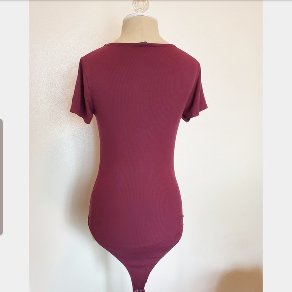 ๐ทMaroon Aeropostale Short Sleeve Body Suit๐ท - Picture 2 of 6